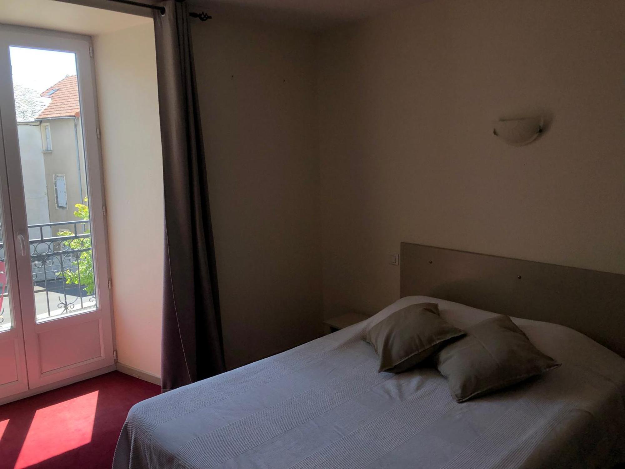 De La Planeze Hotel
