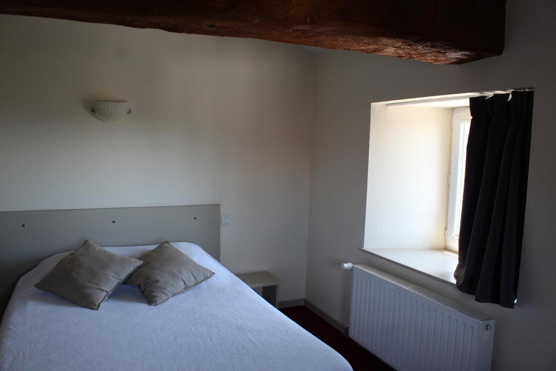 De La Planeze Hotel 3*
